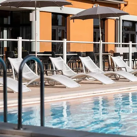 호텔 Mercure Toulouse Aeroport Golf De 4*