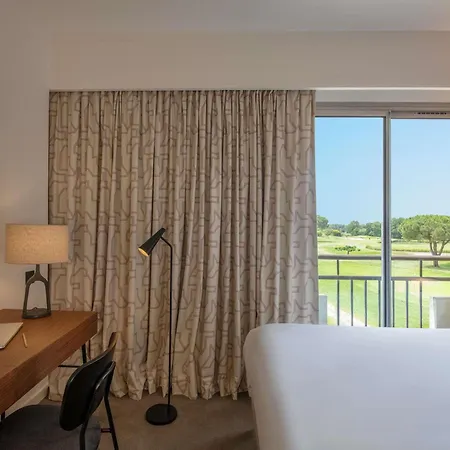 Hotel Mercure Toulouse Aéroport Golf De 4*