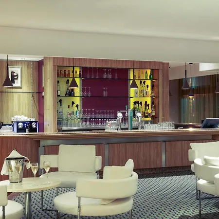 Mercure Toulouse Aeroport Golf De ホテル Seilh