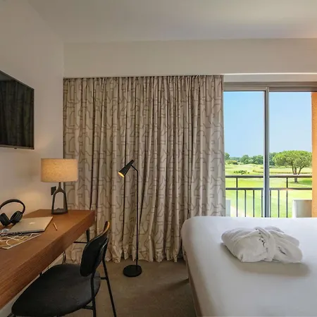호텔 Mercure Toulouse Aeroport Golf De 4*