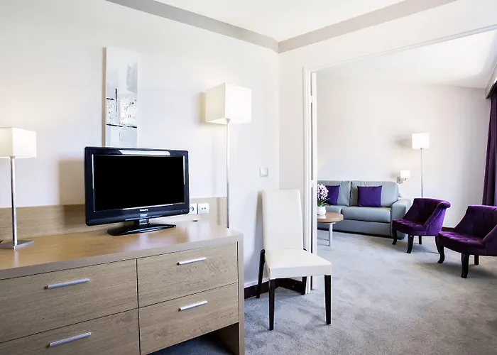 Hotel Mercure Toulouse Aéroport Golf De Seilh