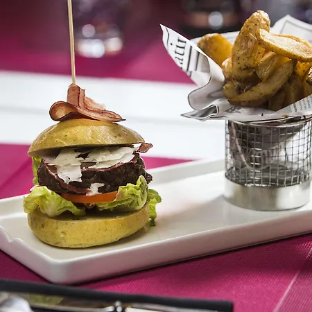 Hotel Mercure Toulouse Aeroport Golf De 4*